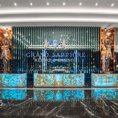 Big Lux 1bdr Grand Sapphire شقة