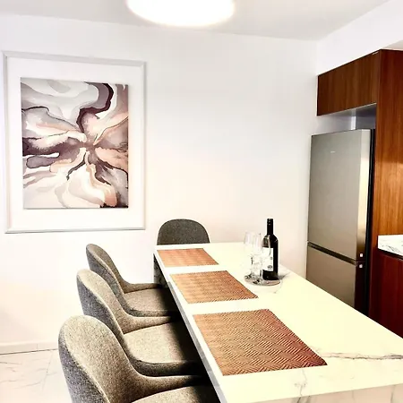 דירה 2bdr Luxury Grand Sapphire